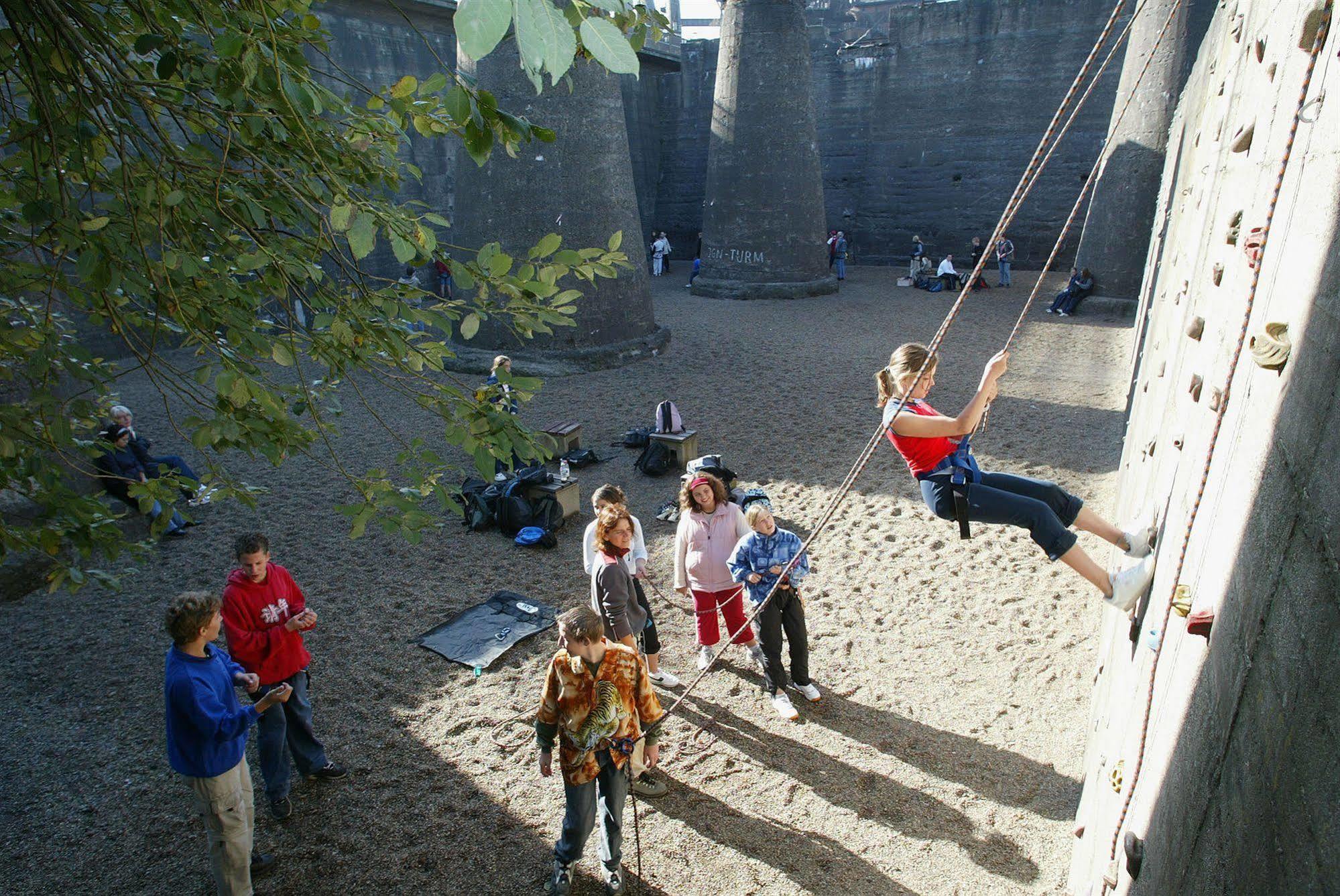 Jugendherberge Duisburg Landschaftspark Exterior photo